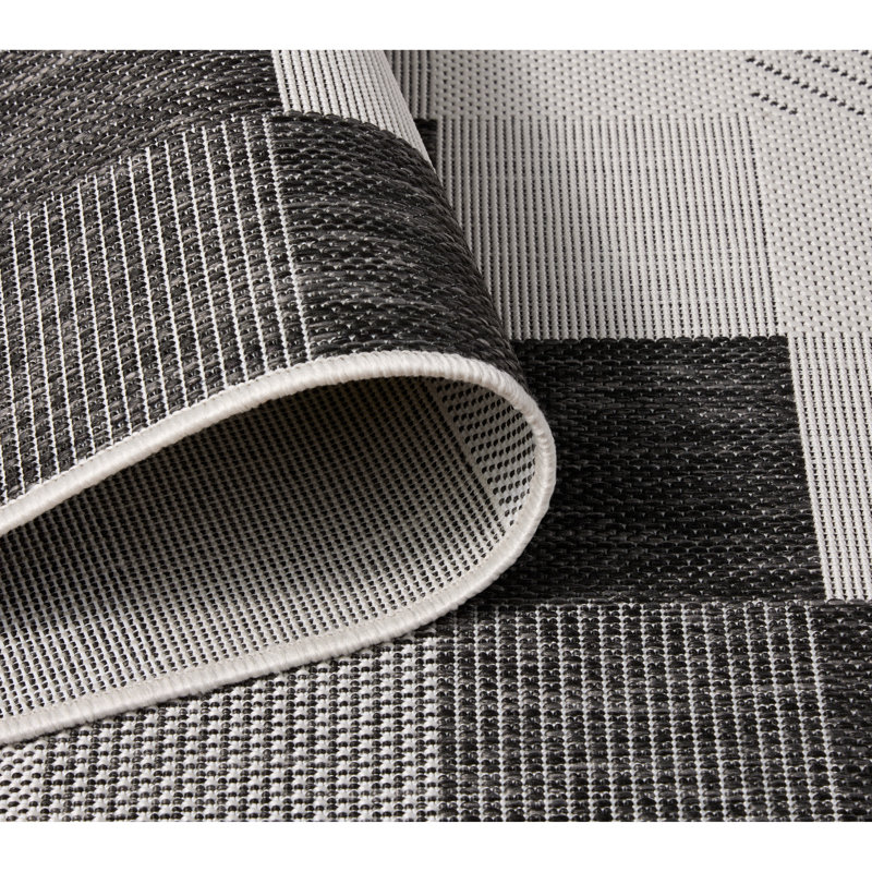 Tapis extérieur noir / crème NICOLE MILLER New York, Rectangle 9 pi 2 po x 12 pi 5 po