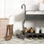 Banc de hall d'entrée industriel rembourré avec range-chaussures, parfait pour les petits espaces et les usages multiples