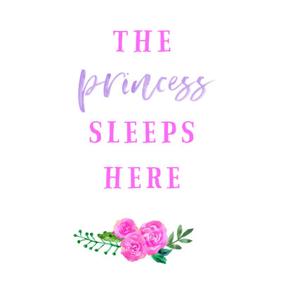 La princesse dort ici avec des fleurs