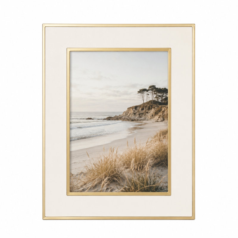 Cadre photo en métal émaillé blanc 5 x 7 Liora avec bordure dorée, Doré
