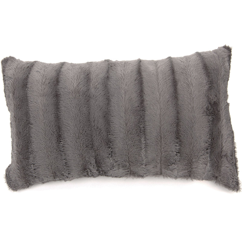 Housse de coussin en fausse fourrure Tsuguko, gris