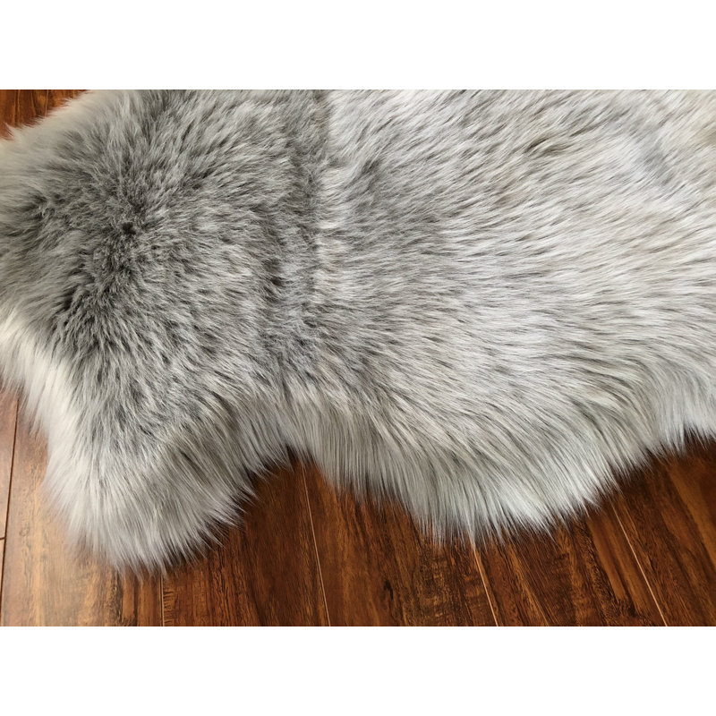 Whetsel Performance Sheepskin Indoor Rug, Novelty 2' x 3'