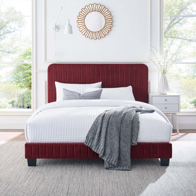 Lit plateforme en velours Celine Channel