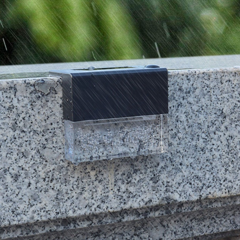 Ensemble de lumières DEL noires à basse tension intégrées à énergie solaire