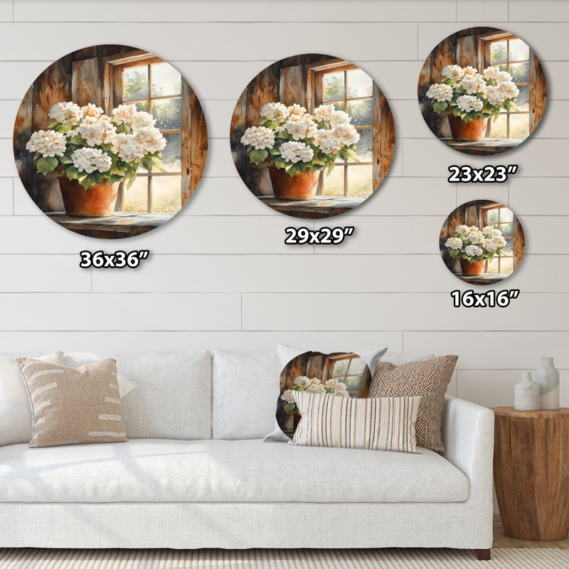 Hortensias dans la basse-cour - hydrangées, art mural rond en métal blanc traditionnel, H 29 po x l 29 po