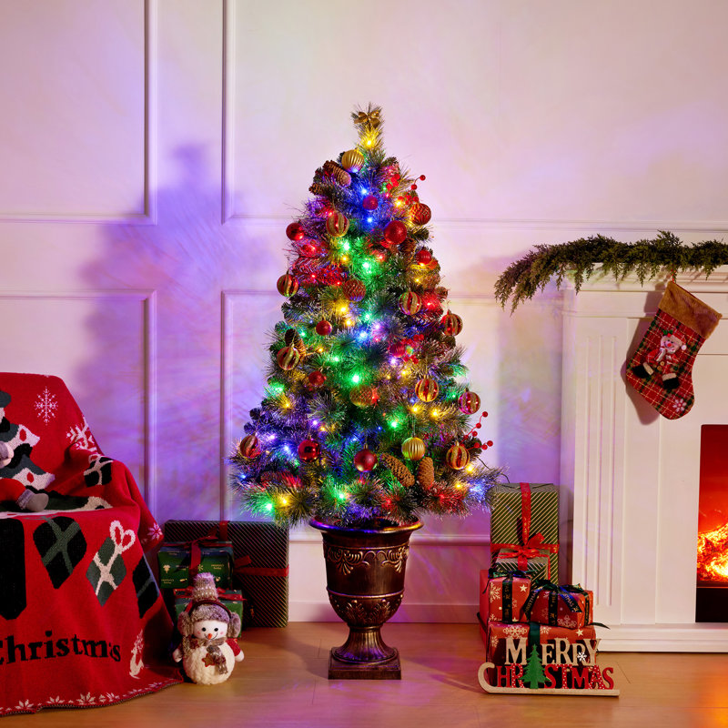 Sapin de Noël artificiel pré-illuminé de 1,5 m dans un pot en forme d'urne - Faux sapin de Noël en pot avec pommes de pin, baies rouges et 11 modes d'éclairage DEL pour la décoration d'entrée et de porche intérieur