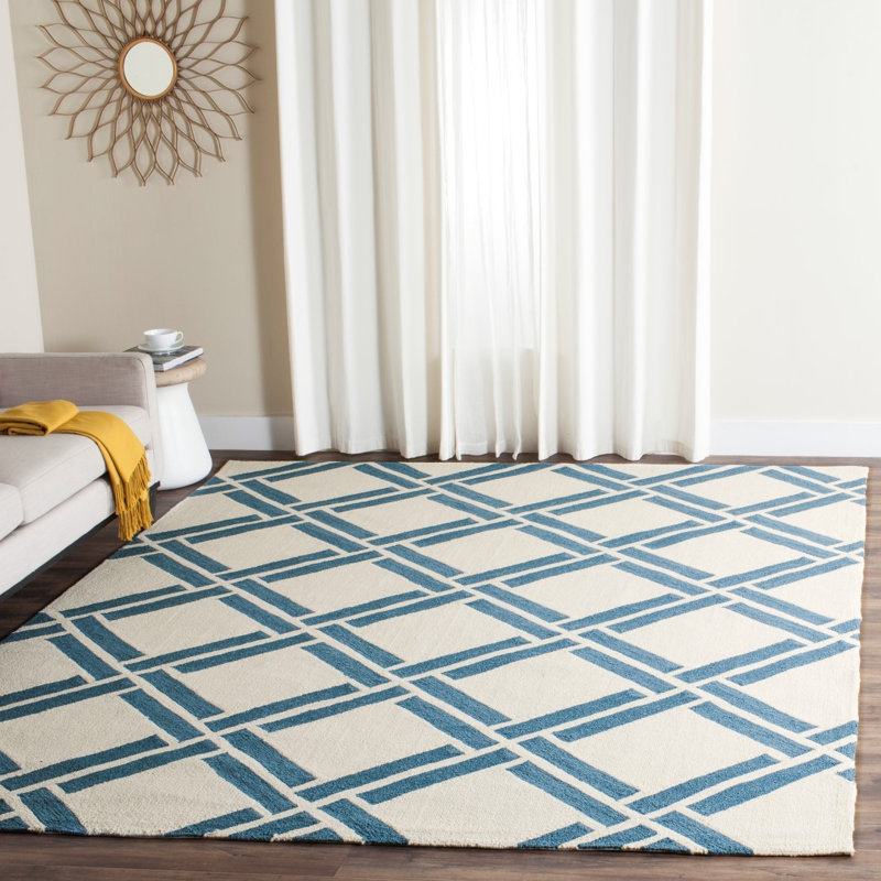 Tapis géométrique crocheté à la main ivoire / bleu Ardi, Rectangle 5 pi x 8 pi