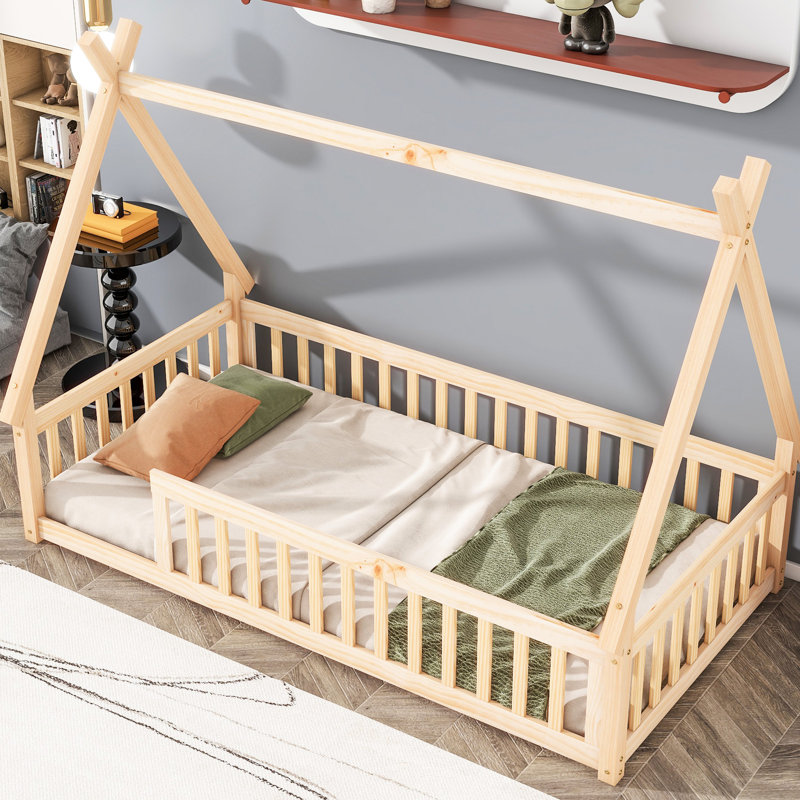 Lit simple au sol naturel - avec garde-corps pour assurer la stabilité et la stabilité du tipi pour un sommeil stable