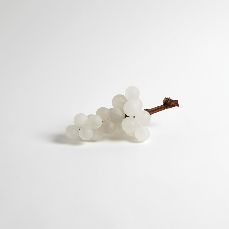 Sculpture raisins bella, Albâtre, H 5,25 po x l 10,5 po x P 5,5 po