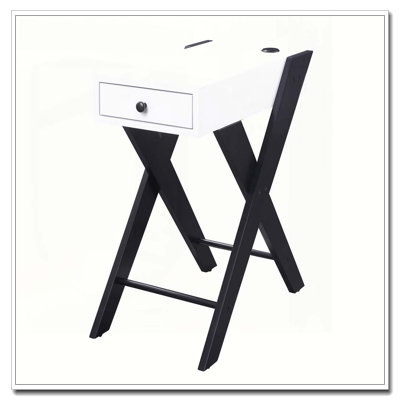 Table d'appoint blanche et noire avec ports USB