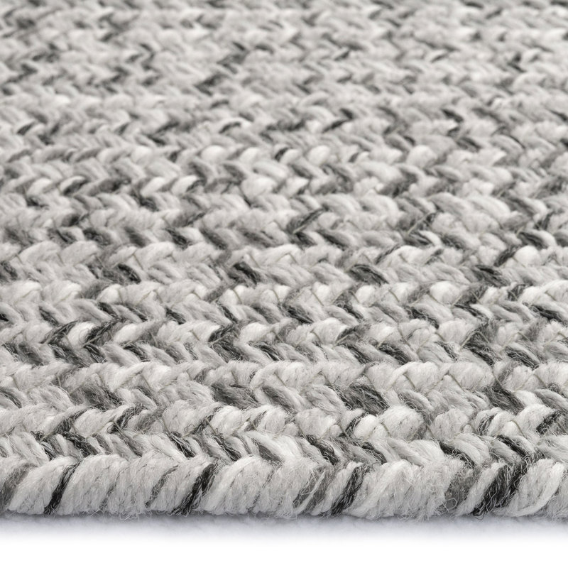 Windall Indoor / Outdoor Rug, Oval 24" x 36"