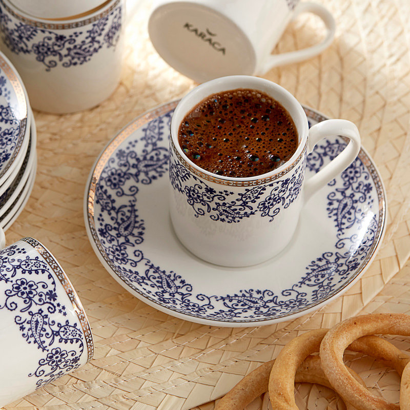 Tasse à espresso et soucoupe