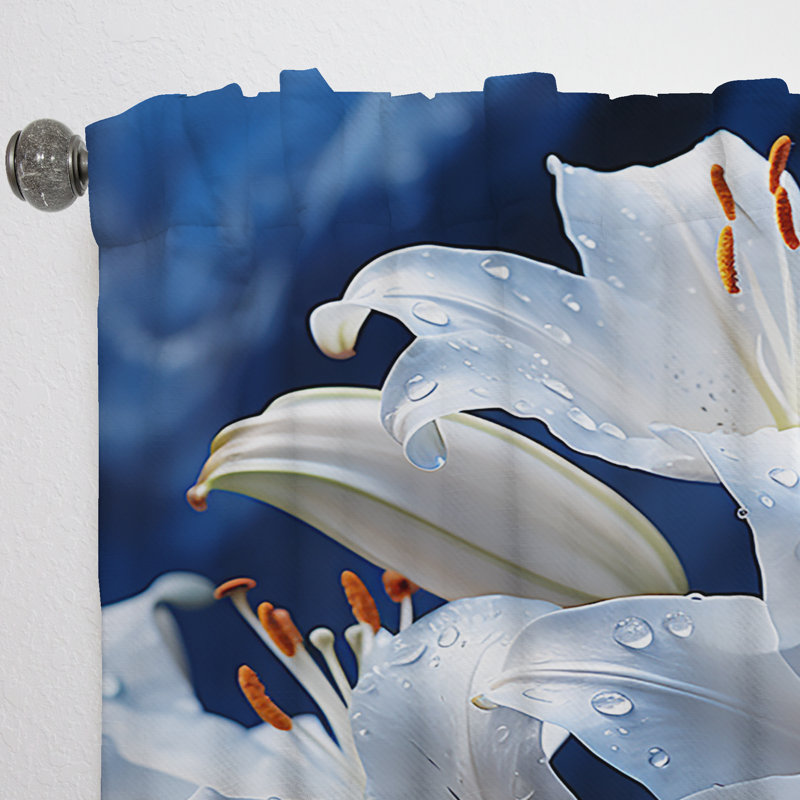 Flowers Serenity In White - Rideau floral obscurcissant avec fleurs - 1 panneau, L 52 po x L 63 po