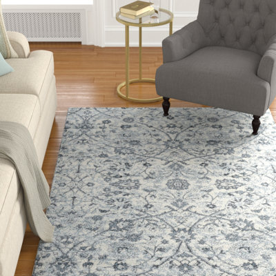 Honig Traditional Floral Low Pile Performance Area Rug