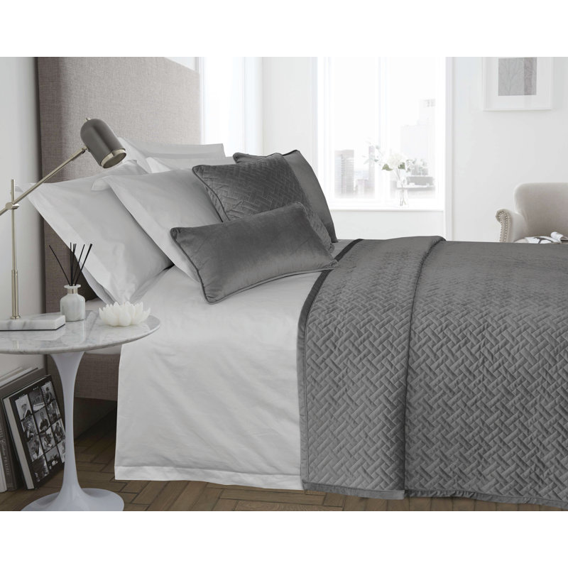 Ariel Polyester Solid Colour Quilt, Silver