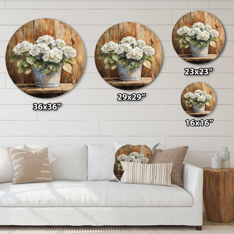 Hortensias sur la table de grange I - hydrangées rondes, art mural en métal blanc traditionnel, H 16 po x l 16 po