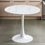 Table ronde à texture de marbre-734232169