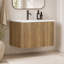 Meuble-lavabo suspendu de 61 cm avec lavabo en surface solide blanche, armoire de salle de bain murale en chêne miel rayé, meuble-lavabo moderne préassemblé-86991635