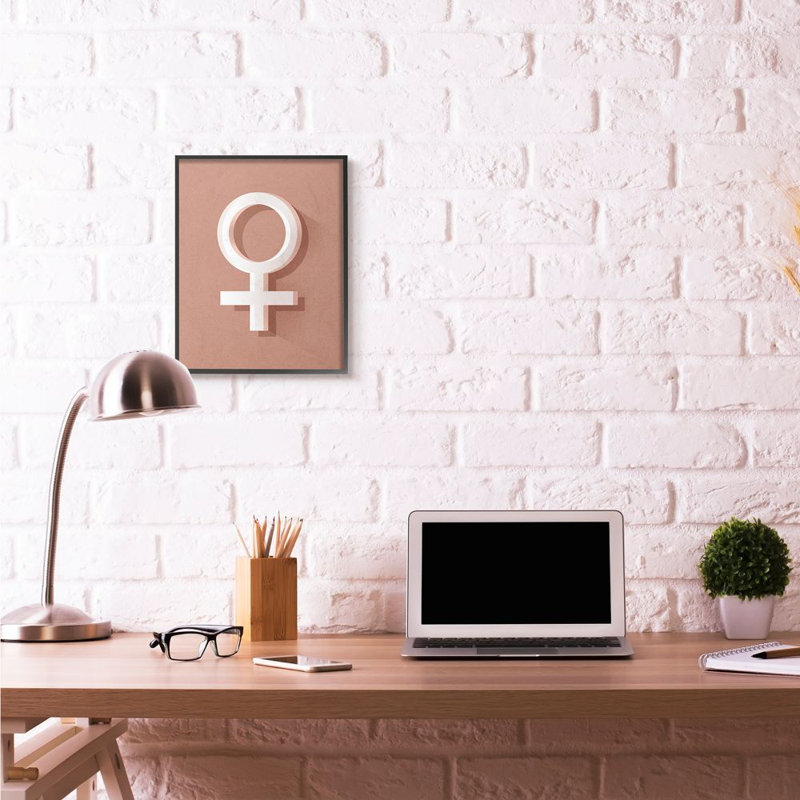 Symbole féminin par Daphne Polselli - impression d'art textuel, H 20 po x l 16 po, Giclée encadrée noir minuit