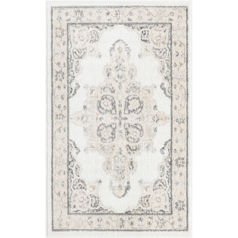 Makay Oriental Indoor Rug, Rectangle 3'3" x 5'3"