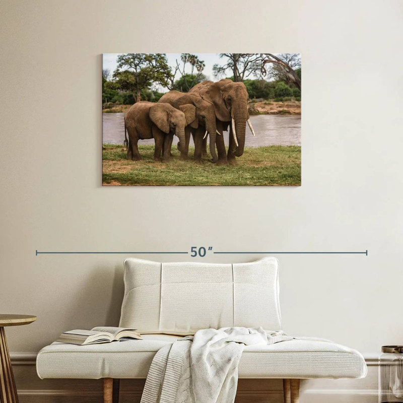 Famille d'éléphants au bord de la rivière au Kenya II, H 24 po x l 36 po