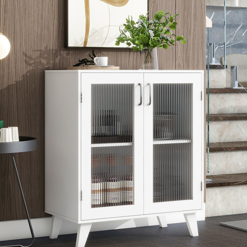 Armoire blanche avec 2 portes en verre et une tablette réglable, fonctionnelle pour le salon, blanc. Et tablette. Entrée de cuisine polyvalente. Panneau de particules de fabrication stable.
