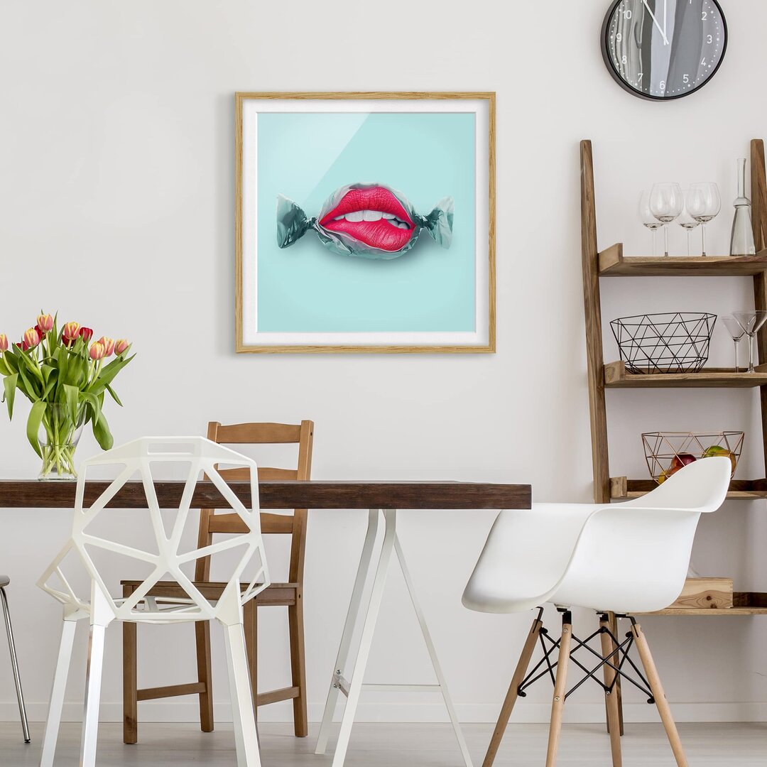 Gerahmter Grafikdruck Candy with Lips von Jonas Loose