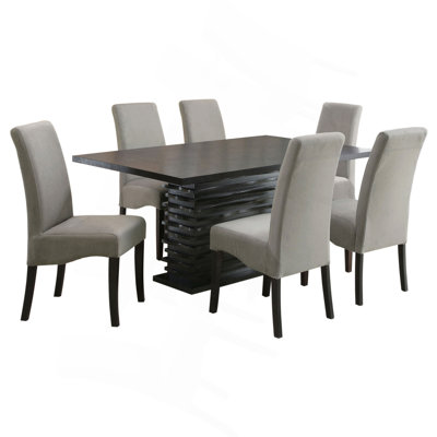 Comfortable Dining Table Set