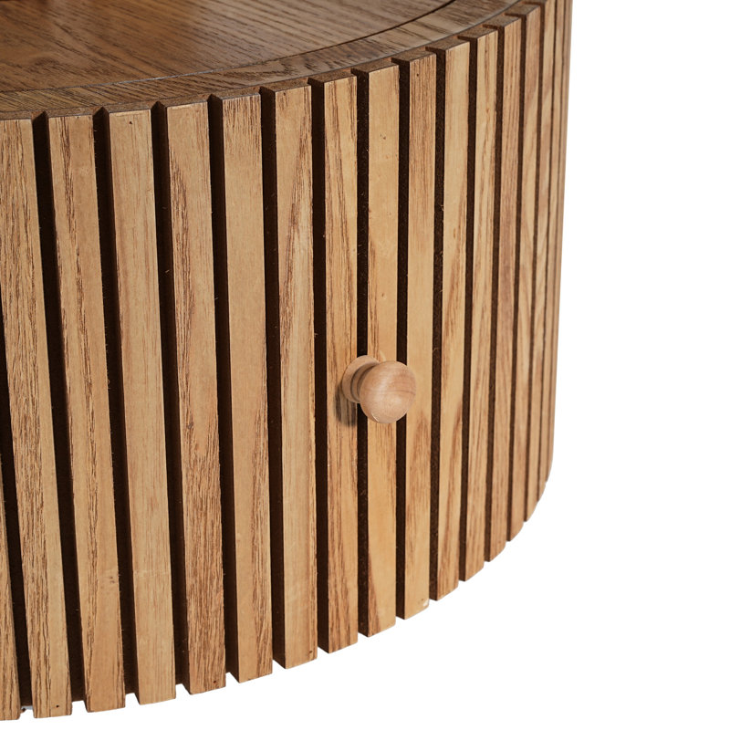 Table de chambre à quatre feuilles en forme de trèfle avec rangement, style artistique et fonctionnel, base en bois veiné, largeur 62 cm, rangement pour sous-verres, style nordique contemporain, dimensions