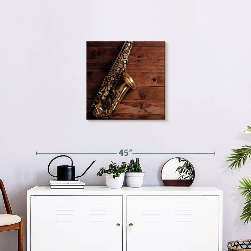 Abarca saxophone sur bois, H 20 po x l 20 po