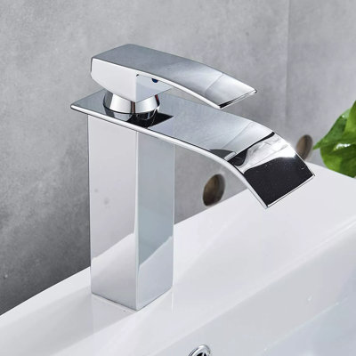 Deck Mounted Single-handle Bathroom Faucet