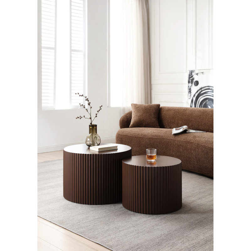 Table gigogne brune foncée, table basse pour espace de vie, table élégante, 2 dans la salle de loisirs, pratique moderne