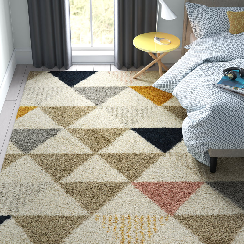 Tapis géométrique ivoire / moutarde / taupe Patao, Rectangle 7 pi 10 po x 10 pi