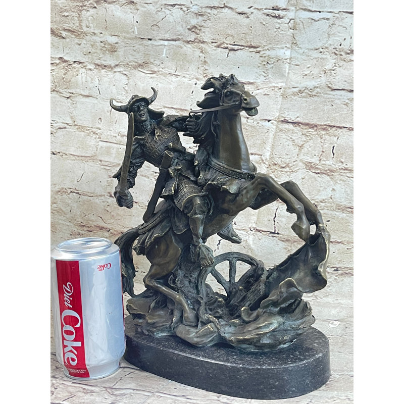Figurine de casque de style viking japonais