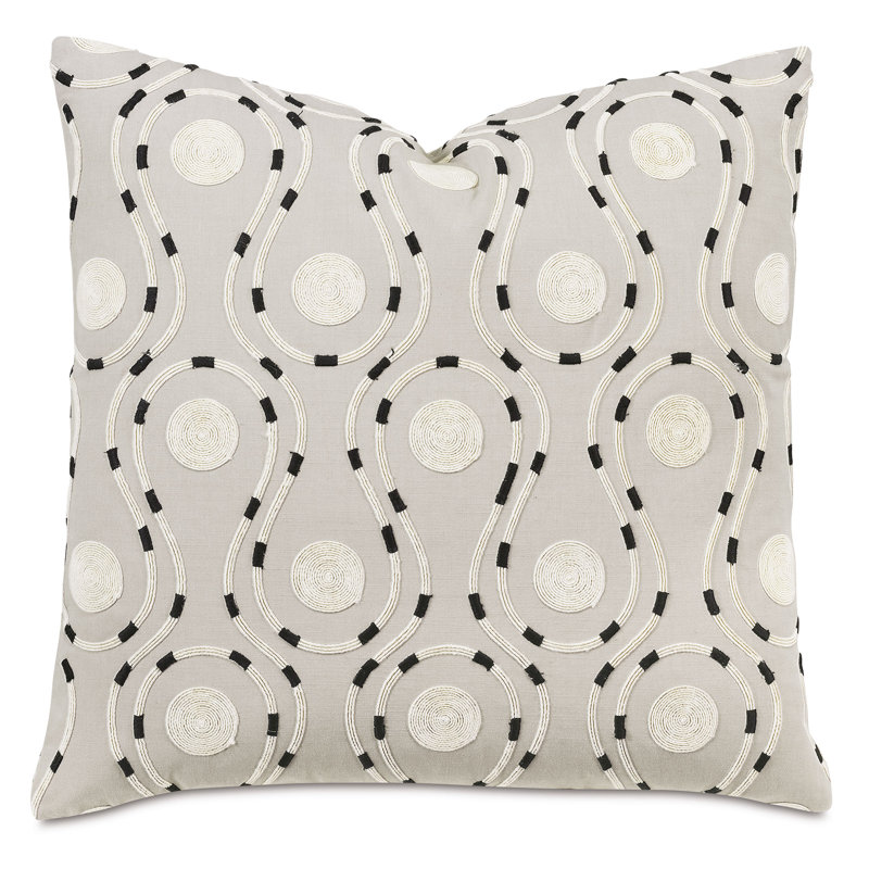 Housse et insert de coussin décoratif brodé Studio 773 Lifestyle Kaisen