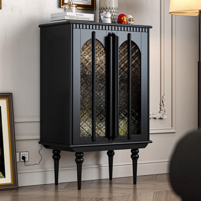 Noir massif + bois manufacturé + vitrines en verre
