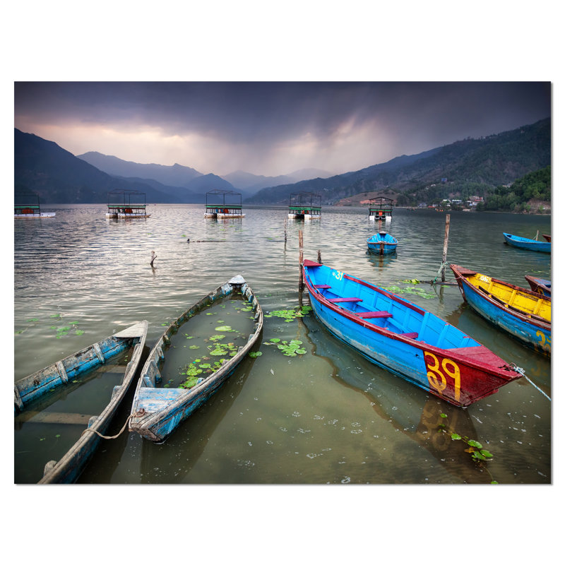 Bateaux près du lac Pokhara - Reproduction, H 30 po x l 40 po x P 1,5 po, Toile tendue