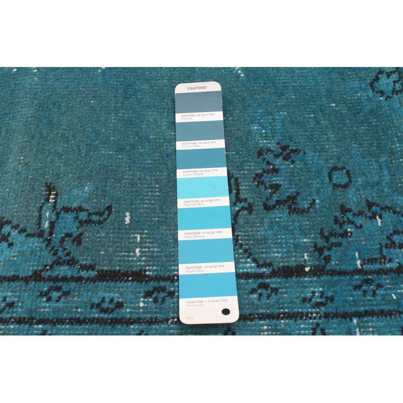 Tapis turquoise à transition de couleur 5 pi 10 po x 8 pi 5 po