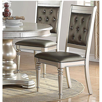 Ensemble de 2 chaises d'appoint luxueuses rembourrées argentées capitonnées Luxury