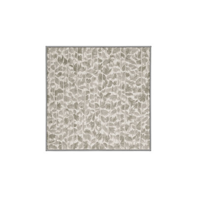 Tapis gris soyeux et moelleux