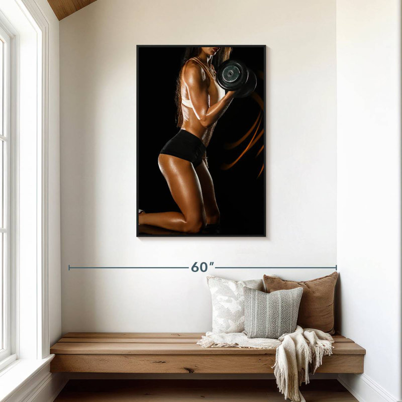 Dame soulevant des haltères, 9 po x 13 po, Cadre flottant noir