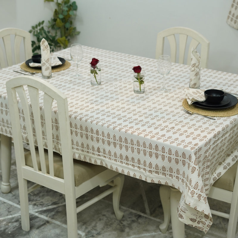 Red Barrel Studio® 72X160 Graceful Living: nappe décorative en coton faite à la main pour toutes les occasions, Darpan (14 places)