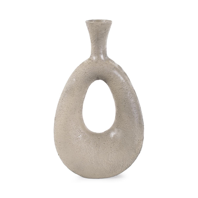 Vase Ousainou