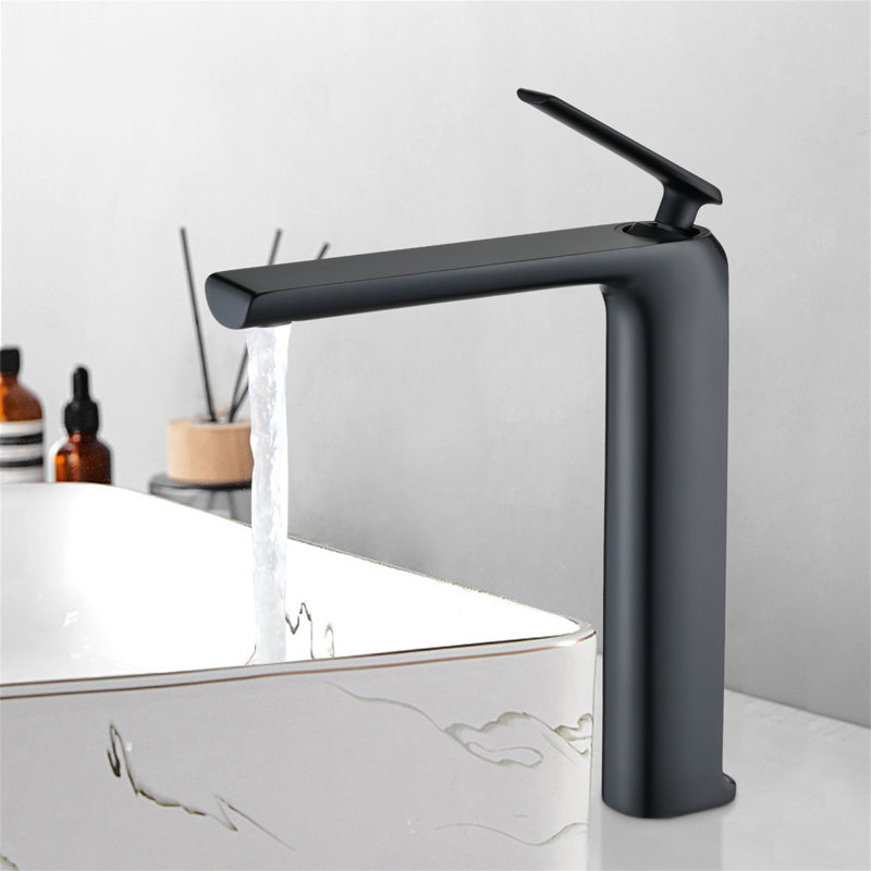 Robinet de salle de bain moderne à un trou et monocommande à grande arche