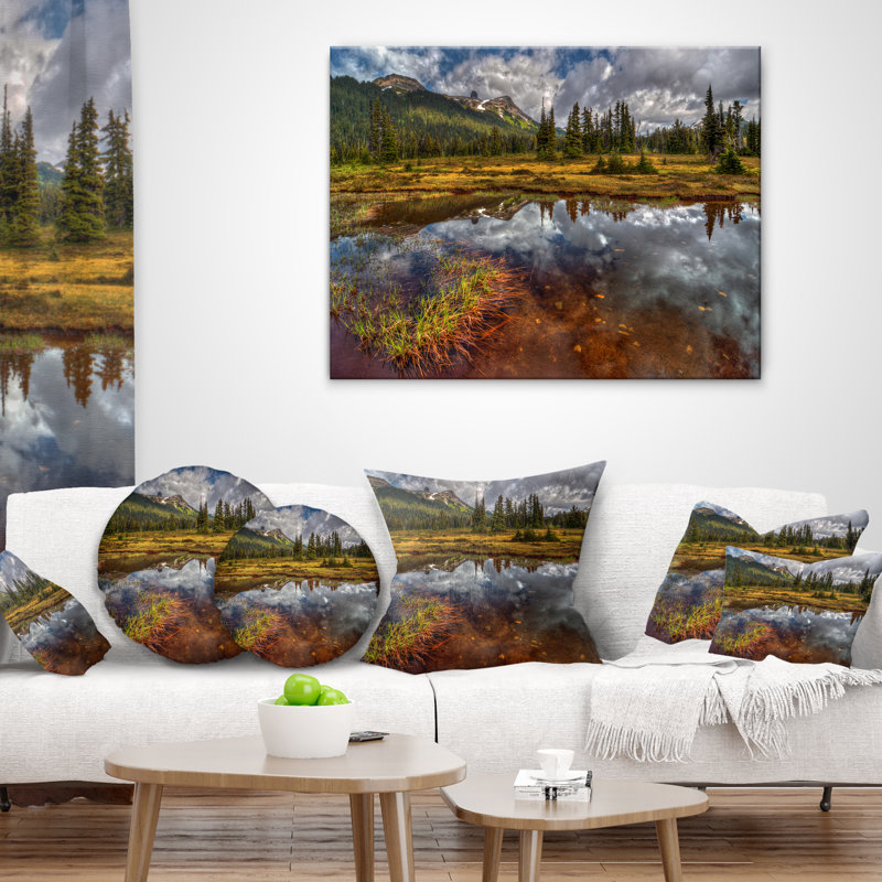 Ciel dégagé en miroir Clear Lake - oreiller imprimé paysage, 16 po x 16 po, Coussin décoratif