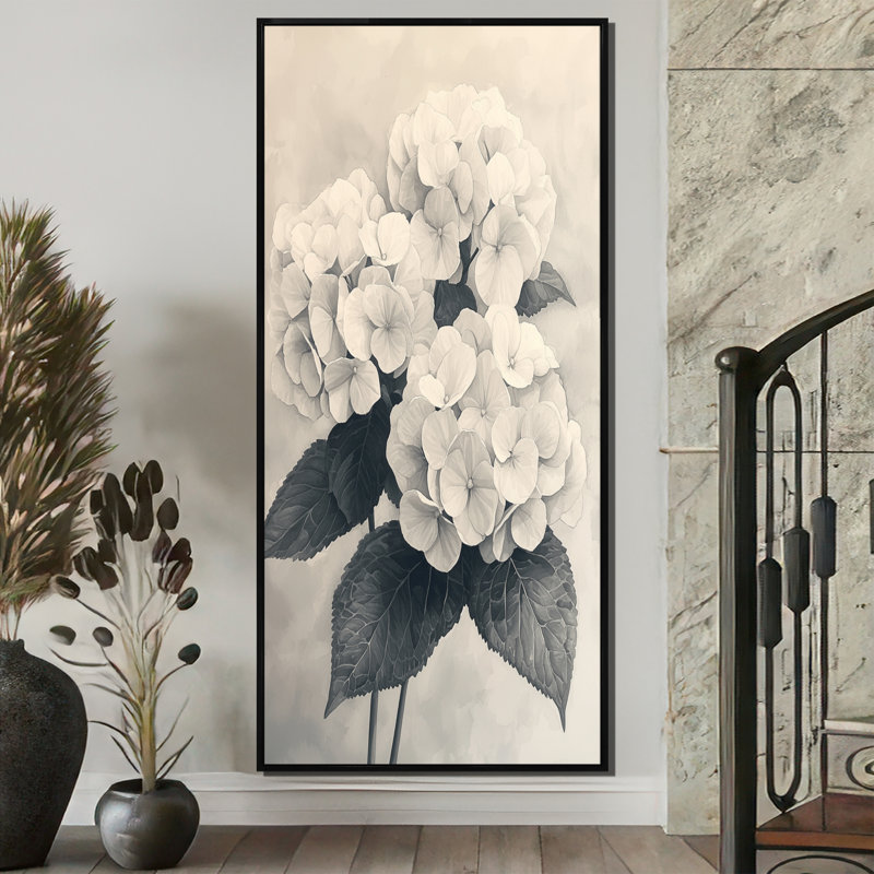 Hydrangées rétro en monochrome II - impressions sur toile d'hortensias, H 60 po x l 28 po, Reproduction avec cadre flottant