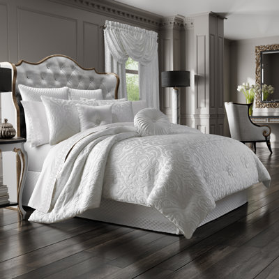 Astoria - White Queen 4Pc. Comforter Set