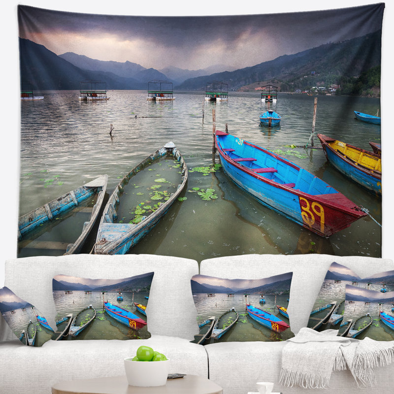 Bateaux près de la tapisserie du lac Pokhara, H 32 po x l 39 po