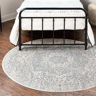 Kaleigh Oriental Indoor Rug
