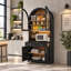 Armoire de cuisine cintrée avec portes vitrées, éclairage DEL, station de recharge et tablettes réglables.-958201059